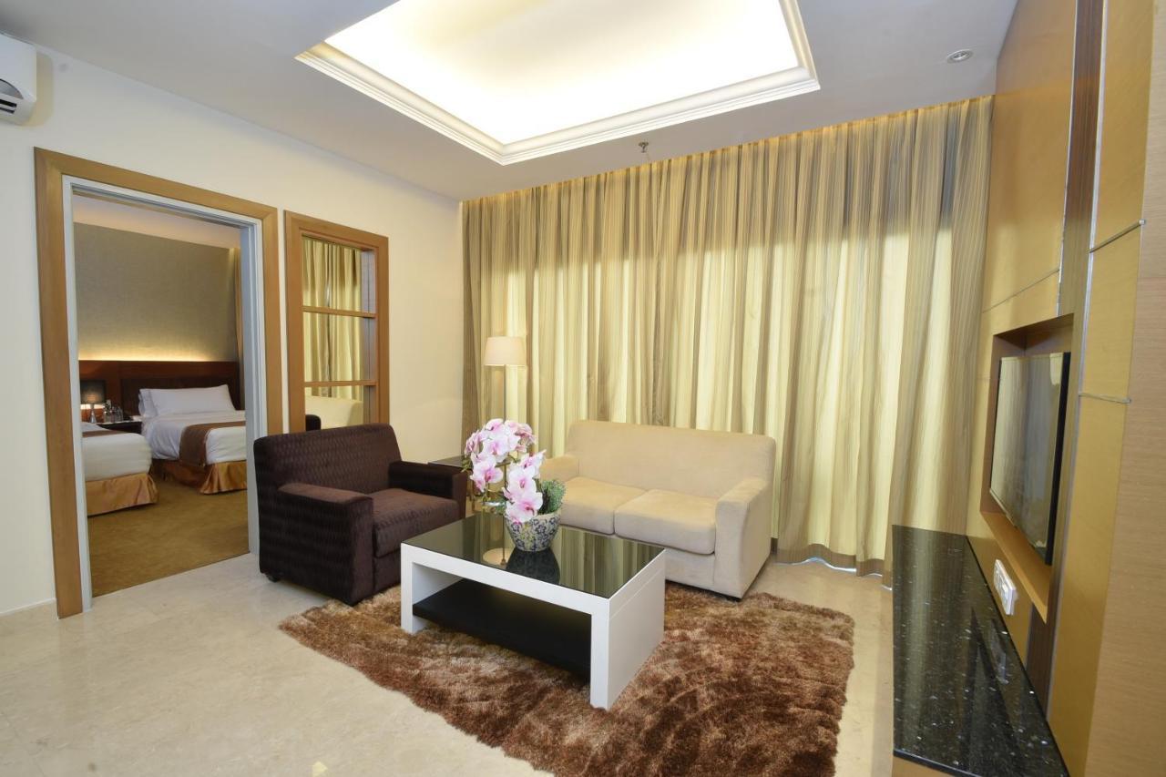 Tenera Hotel Банги Екстериор снимка Suite